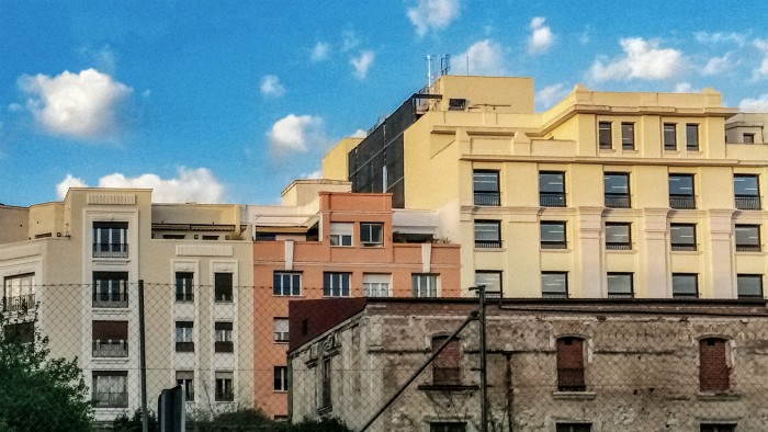 fotografia edificio fernando VI fachada ventanas hogares arquitectura paisaje urbano siuacionismo psicogeografia antonio beltran